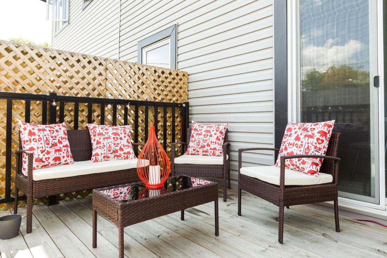 Mountain House Villa Edmonton Exterior foto